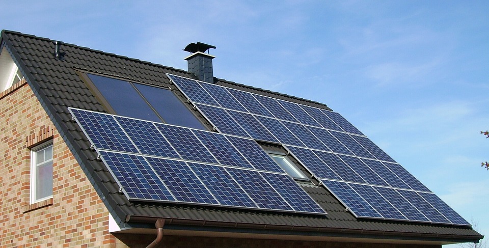 solar-panel-roof array